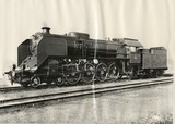 Trojčitá rychlíková lok. ř. 486.0, dodávaná v letech 1934 – 1938, spřažení 2 ́D 1 ́, kotelní tlak 16 atm, rychlost 110 km/h., indik. výkon 1990 k. s.