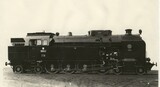 Dvojčitá osobní tendrová lok. ř. 464.1, dodávaná v letech 1940,  spřažení 2 ́D 2 ́, kotelní tlak 18 atm, rychlost 90 km/h., indik. výkon 1430 k. s.