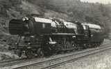 Dvojčitá nákladní lok. ř. 556.0, dodávaná od r.  1952.  Spřažení 1 ́E, kotelní tlak 18 atm, rychlost 80 km/h., indik. výkon 1900 k. s. Lokomotiva má svařovaný kotel, varník, spalovací komoru, natřásací rošty, mechanický přikladač paliva, dvojitou dyšnu,