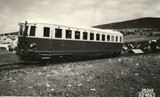 Štvornápravové rýchlikové motorové vozidlo typu 274.0 zvané „Modrý šíp“, postavené v roku 1934, s naftovým motorom s výkonom 400 k a elektrickou prevodovkou na dve nápravy. Váha vozidla 55,5 t, dĺžka vozidla 19,63 m. Počet sedadiel 56. Najvyššia rýchlosť