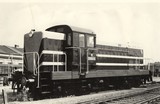 Motorová lokomotíva typu T 434.0, postavená v roku 1951. Naftový motor s výkonom 700 k pri 720 otoč./min. Elektrická prevodovka na štyri nápravy. Váha lokomotívy 63,67 t. Dĺžka vozidla13,1 m.